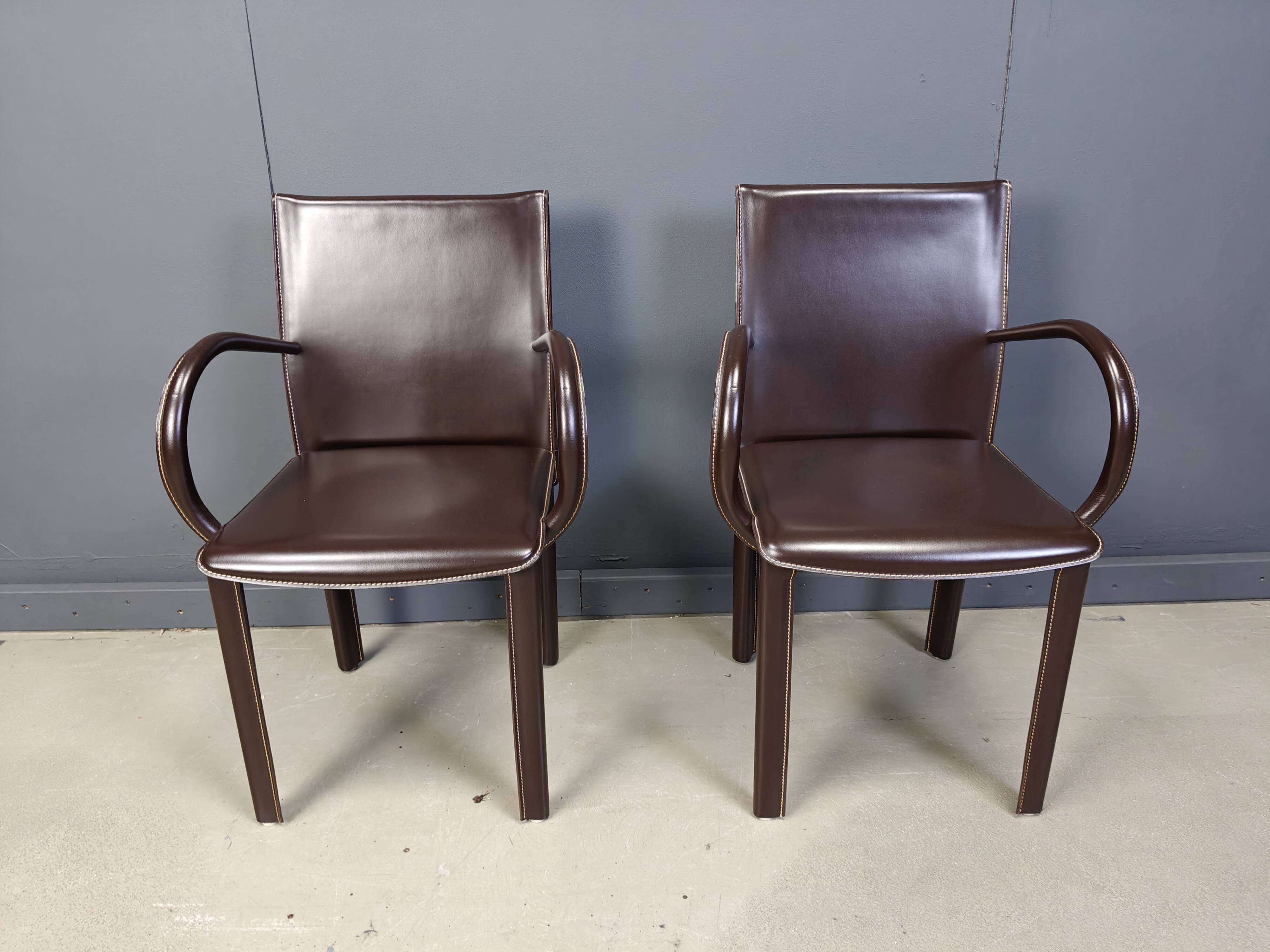 Pair of brown leather armchairs by Arper italy, 1980s