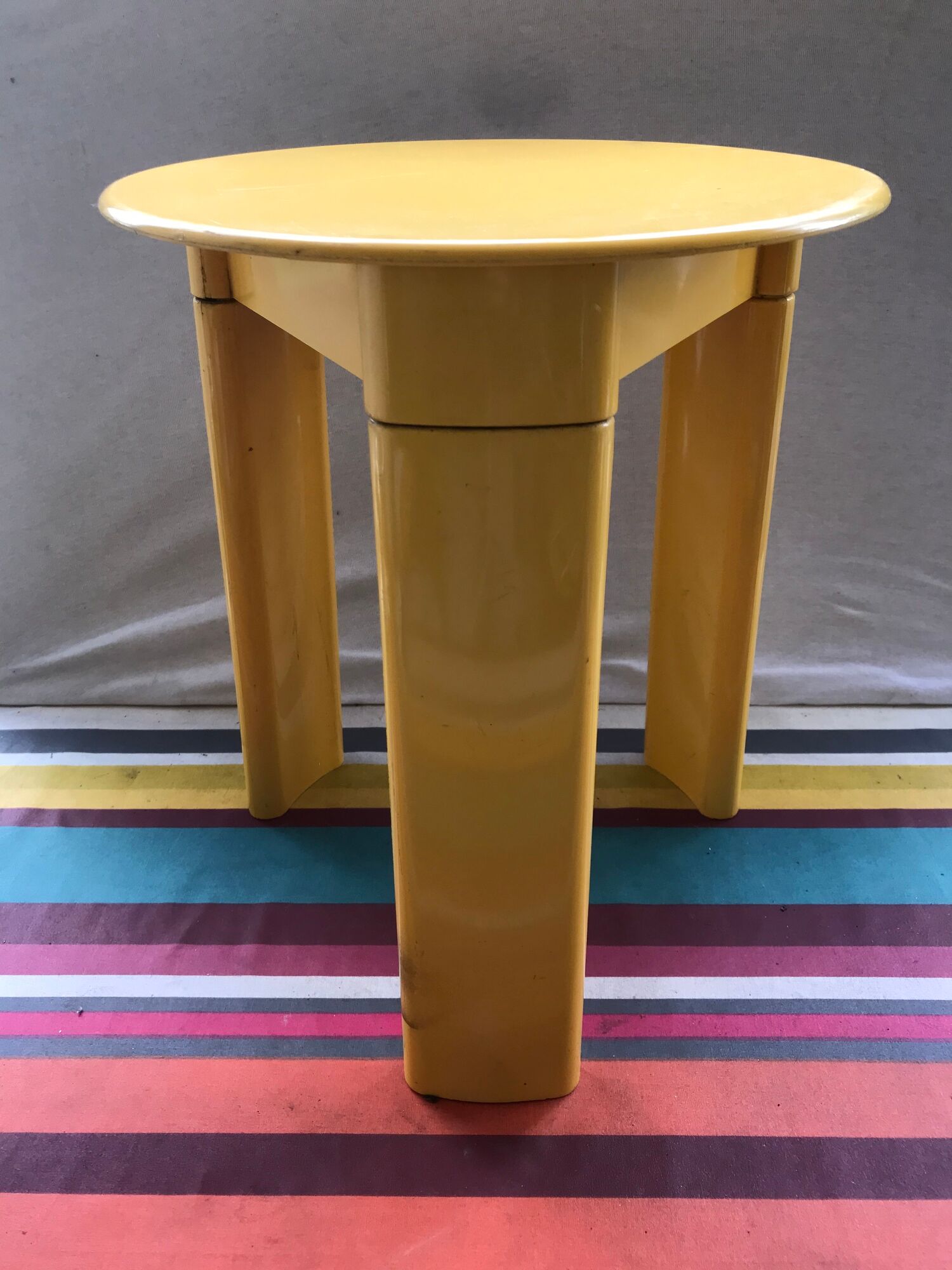 Former Gedy design Olaf von Bohr tripode yellow made in Italy vintage