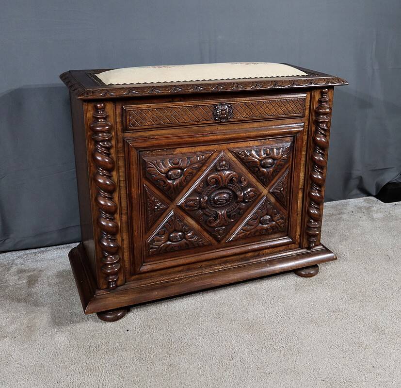 Coffre à linge de palier en hêtre et noyer massif, style louis xiii – fin xixe