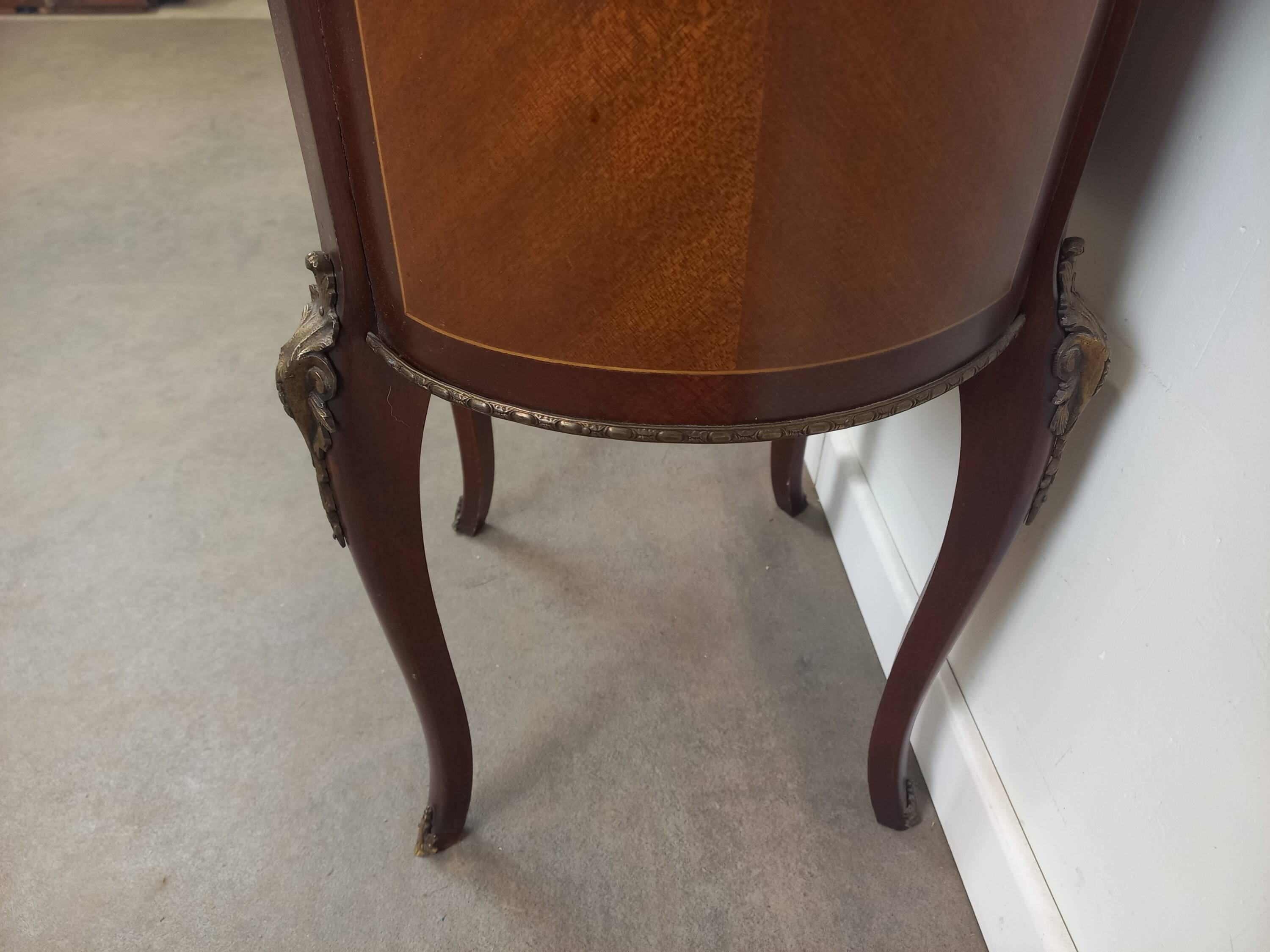 Small Louis XV style kidney chest of drawers