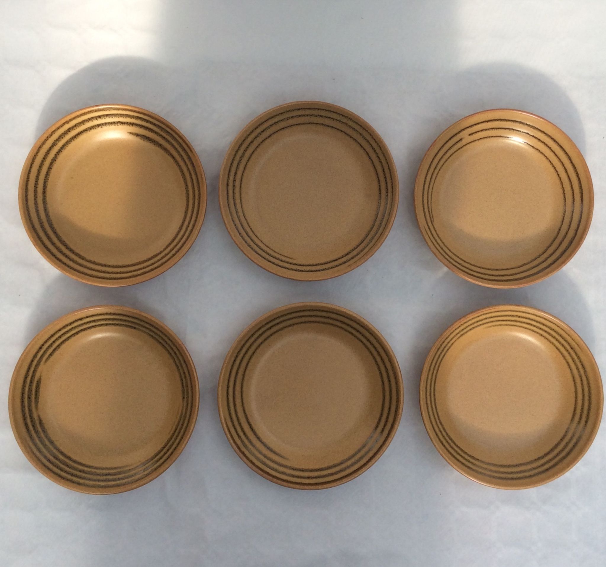 Set of six hollow plates in sarreguemines sandstone Atelier d'art dimension: diameter -21cm -pr-4cm-