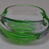 Cendrier du milieu du siècle en verre métallurgique, par Glasswork Novy Bor, années 1960.