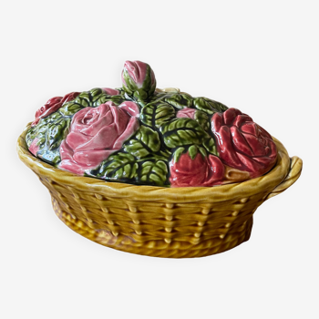 Covered basket "Basket with roses", Sarreguemines in majolica earthenware French slip