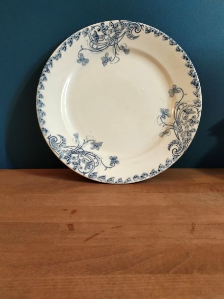 Ancien Plat de service Terre de Fer