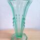 Vase en verre pressé vert style Art déco, vers 1960