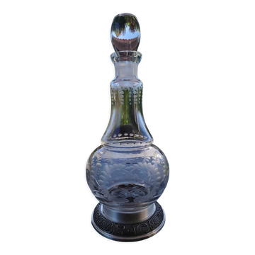 Refined carafe ball shape, pear neck. in finely engraved crystal