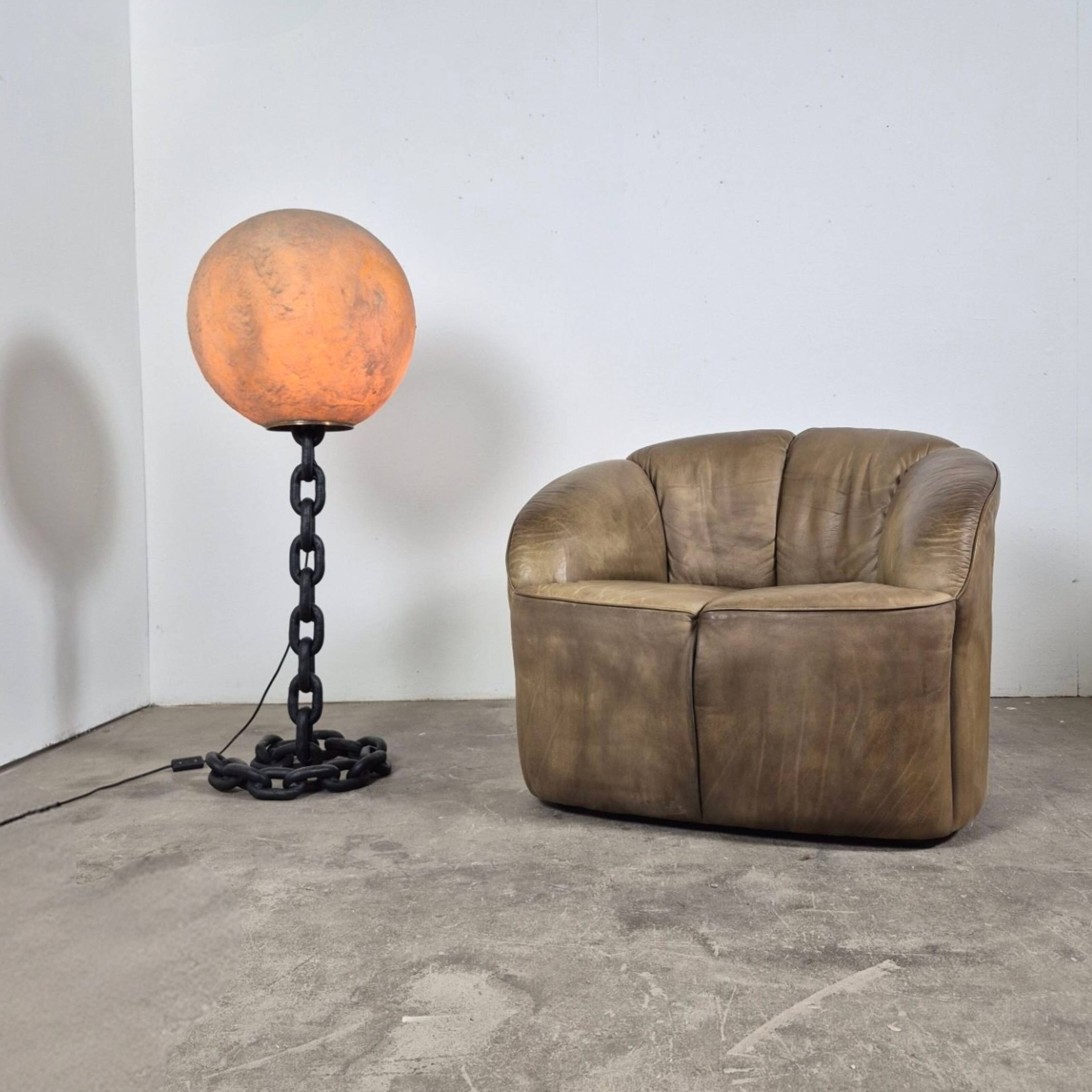 Brutalist iron chain and fiberglass floor lamp, Netherlands 1960s