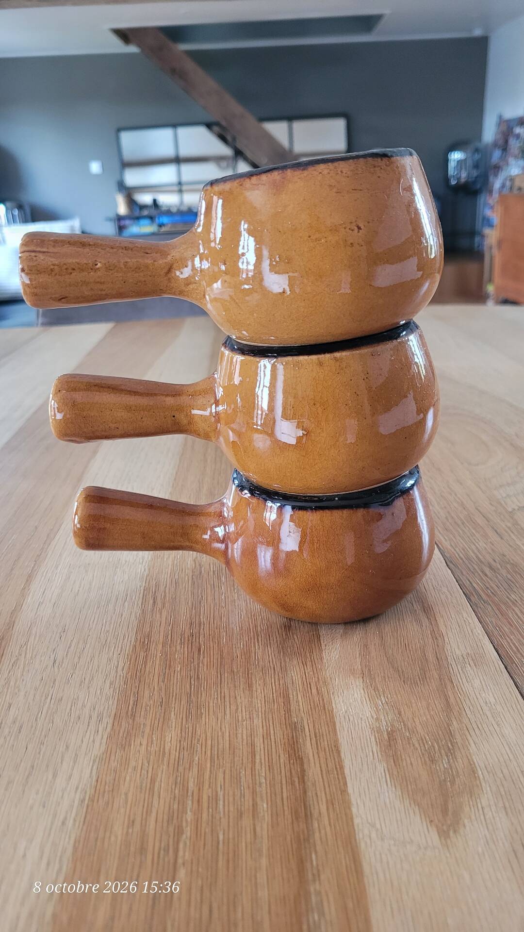 3 glazed earthenware pans
