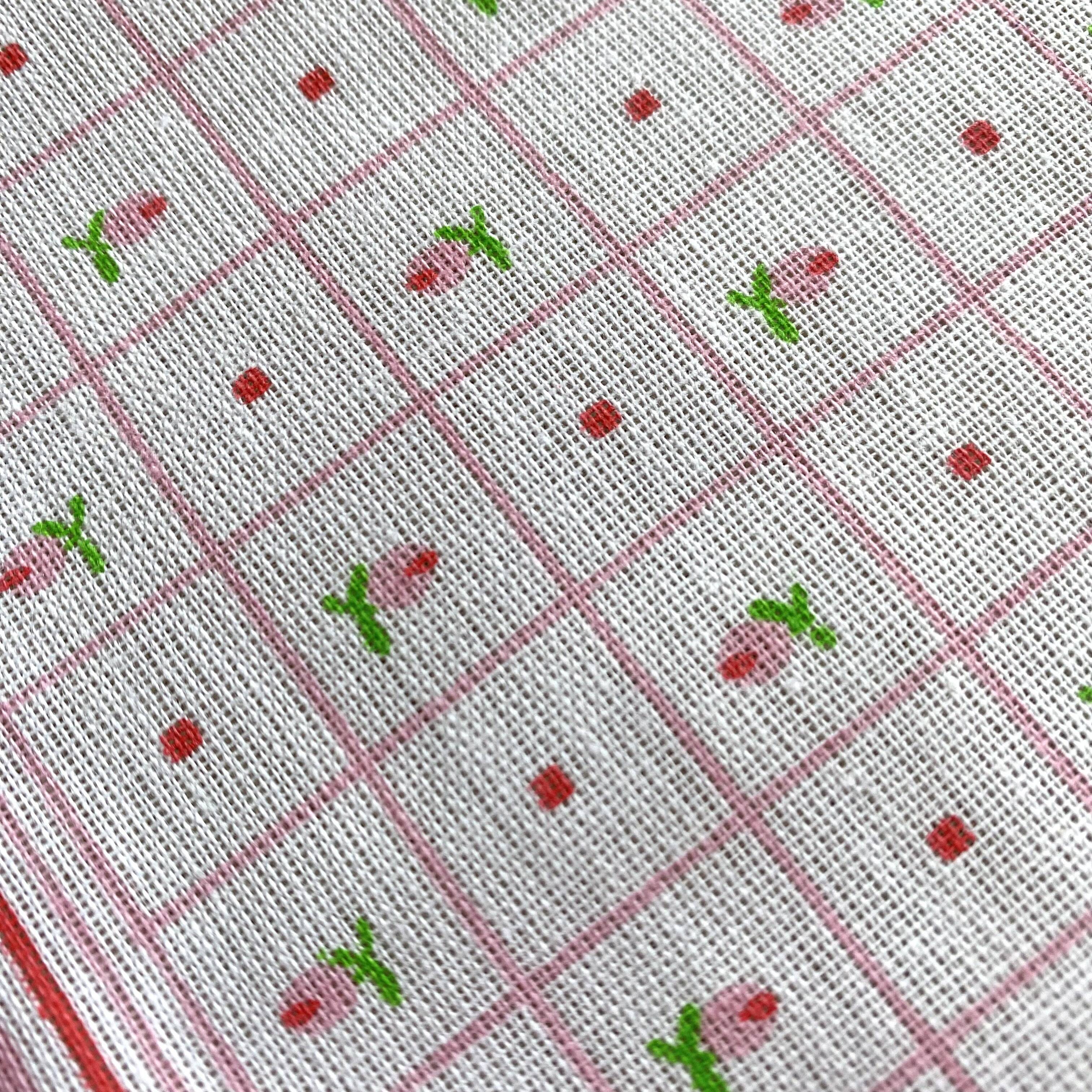 Rectangular pink floral tablecloth 150 x 120