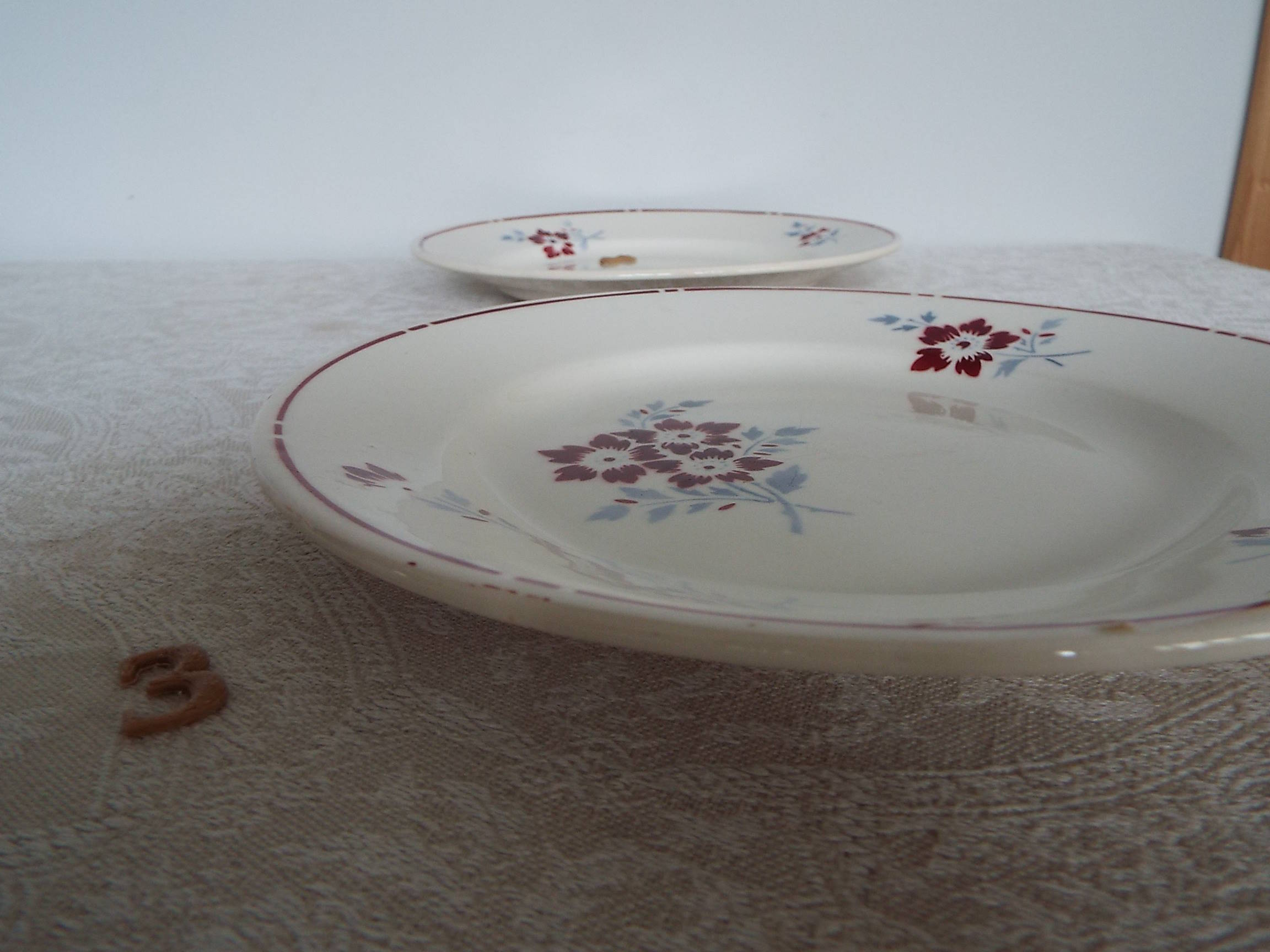 Set of 4 flat plates Moulin des Loups Victor