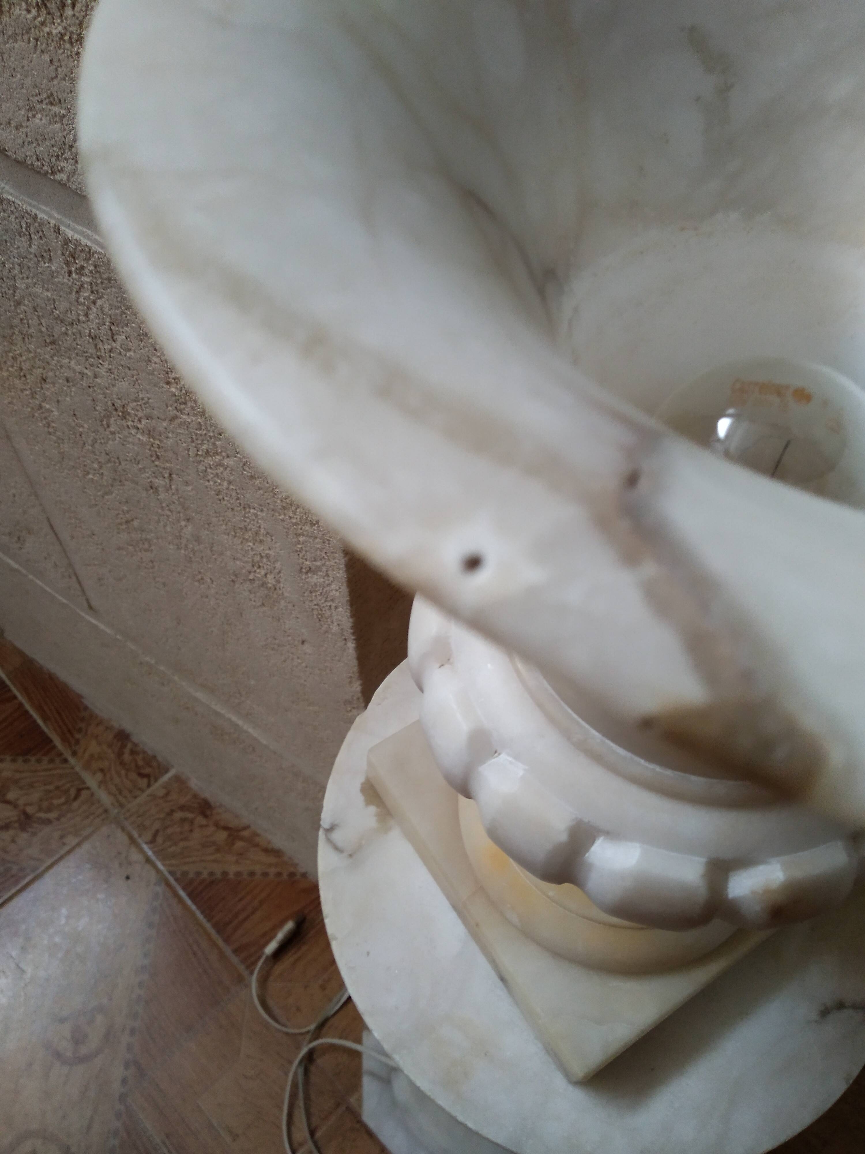 Alabaster column lamp