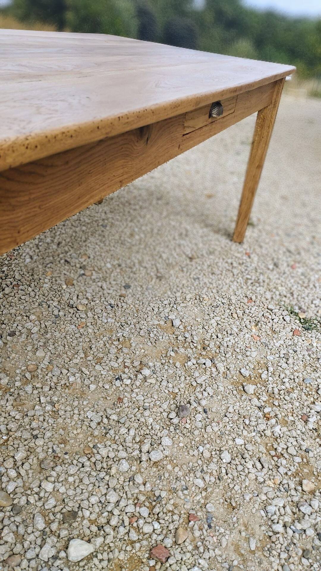 Rustic farmhouse table in solid oak with antique patina finish 200 x 90