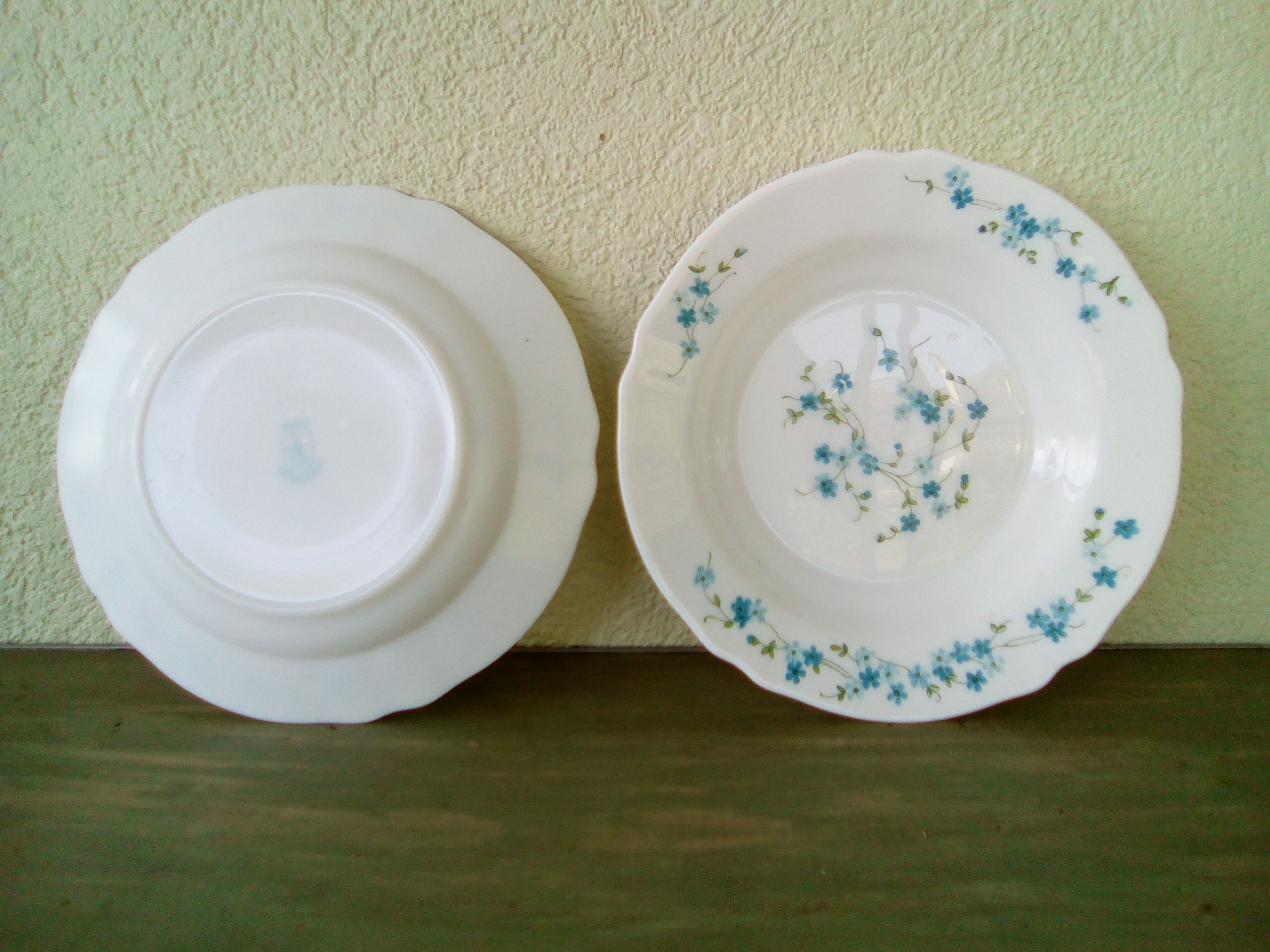 6 Assiettes Creuses Arcopal Véronica Motif Myosotis - Verre - Occasion Comme Neuves