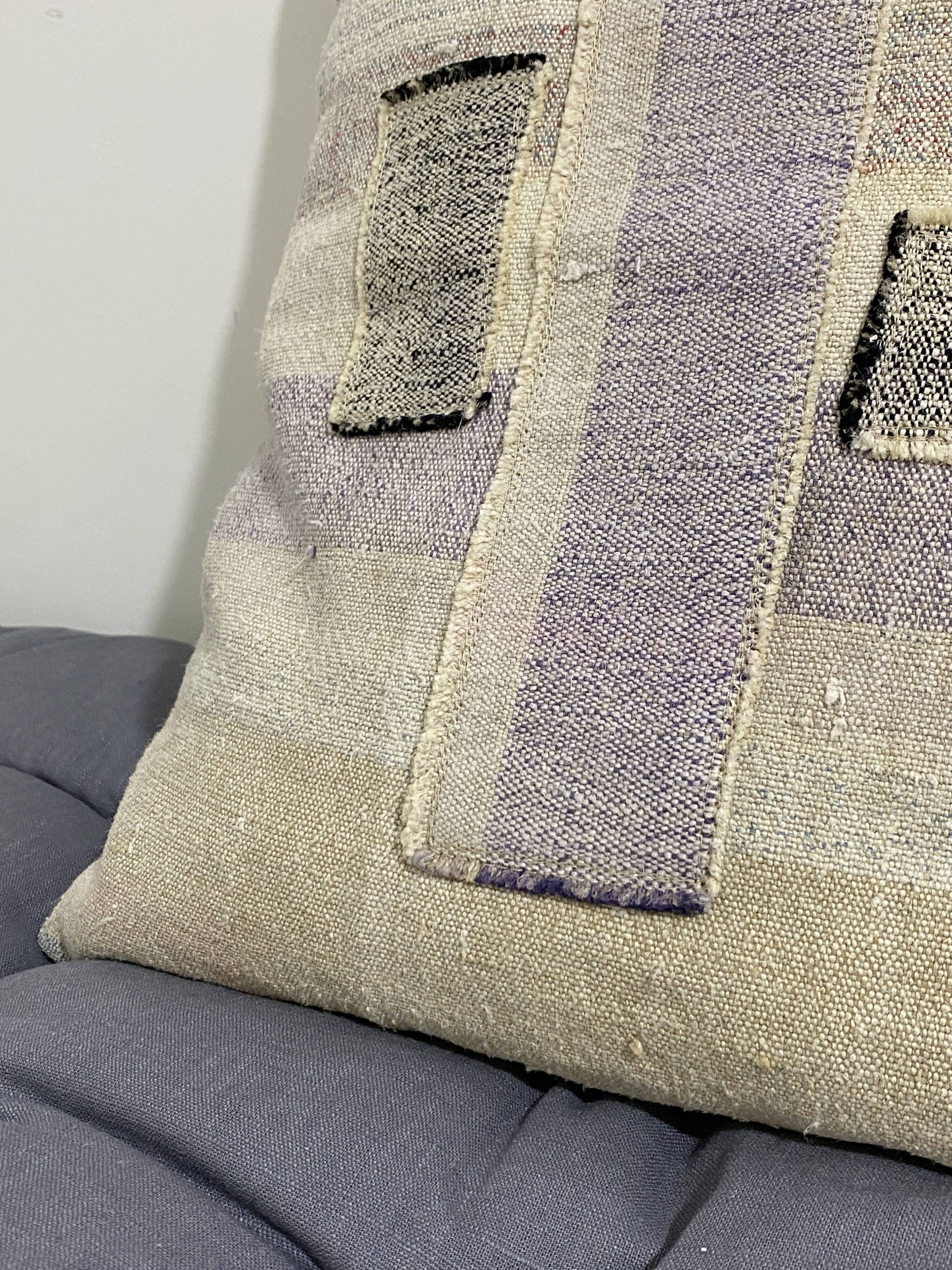 Coussin en toile ancienne style Kilim