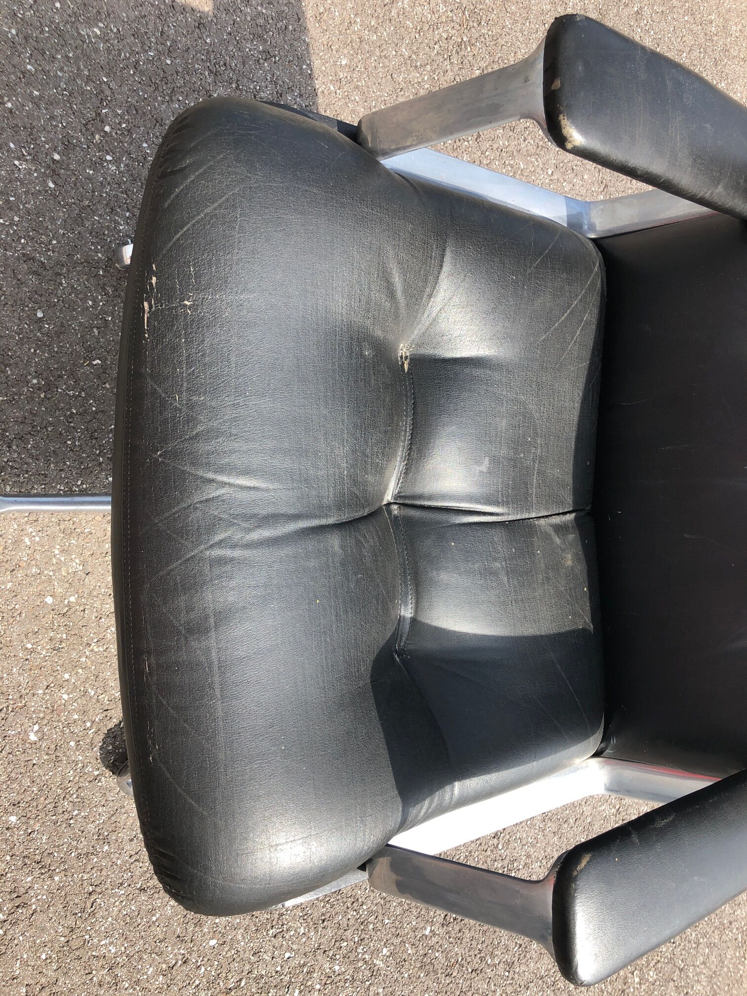 P128 office chair edited by tecno italy