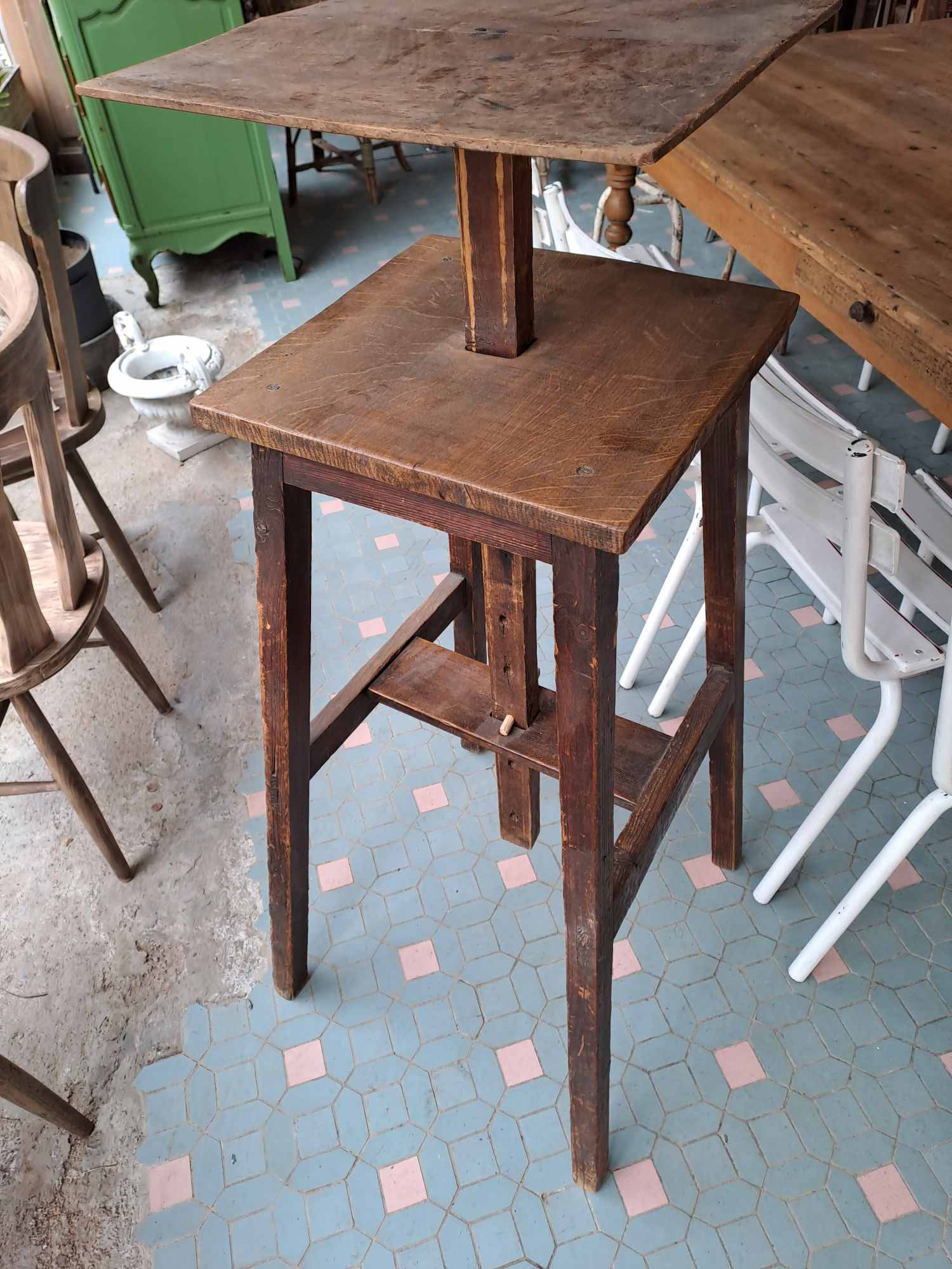 Hot seat artist sculptor painter workshop