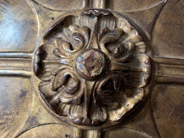 Large vintage ceiling ornament in wood and gilded resin, Louis XIV style