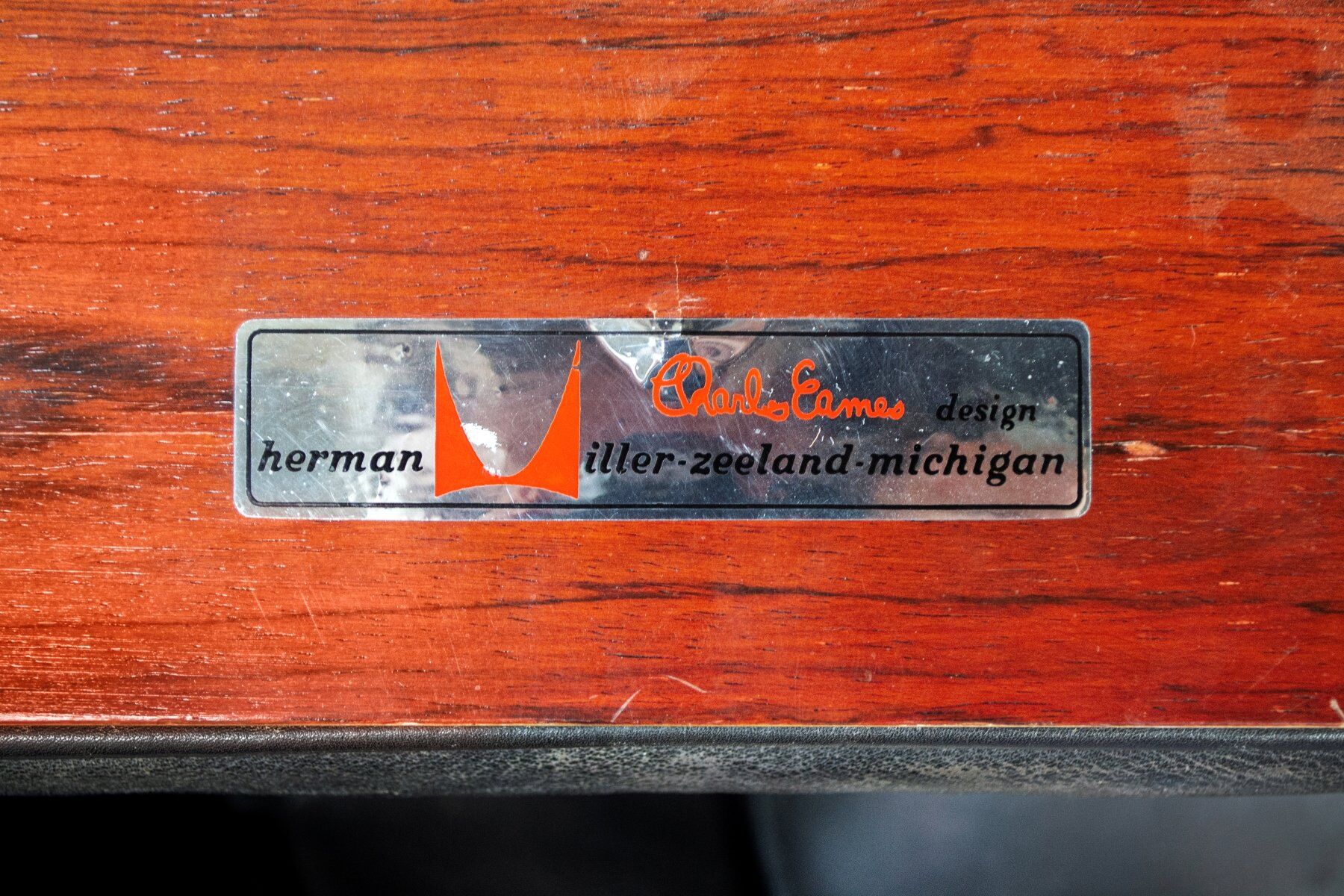 Poltrona con poggiapiedi di Charles & Ray Eames per Herman Miller, anni '70