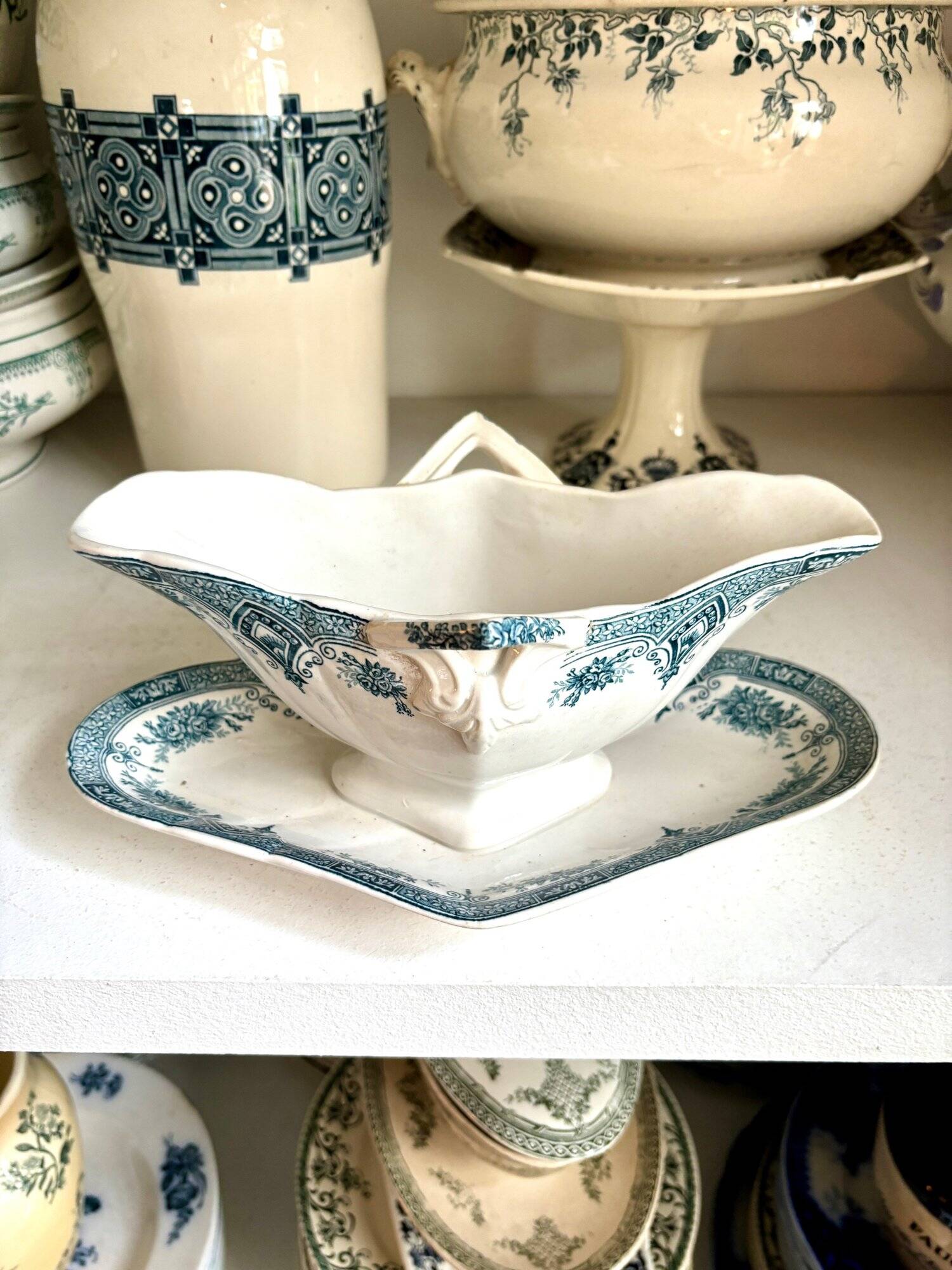 Blue and white iron earth gravy boat