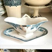 Saucière en terre de fer bleue et blanche