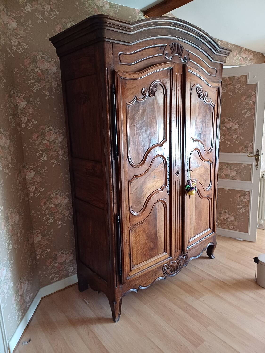 Solid Charolais wedding cabinet from the period