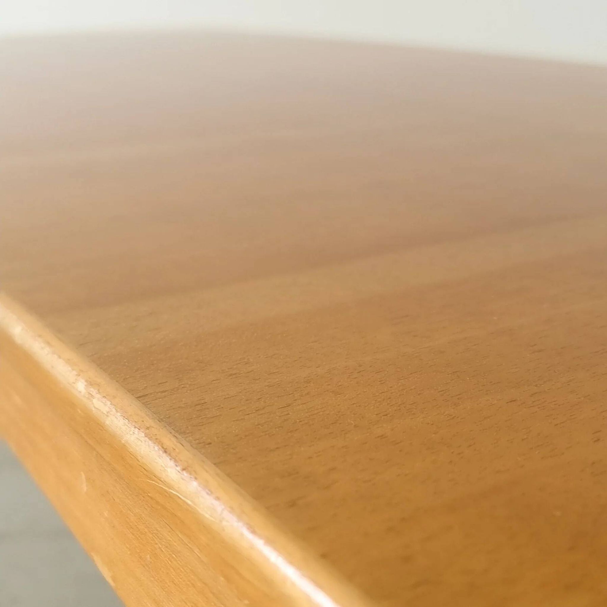 Table basse minimaliste mid-century