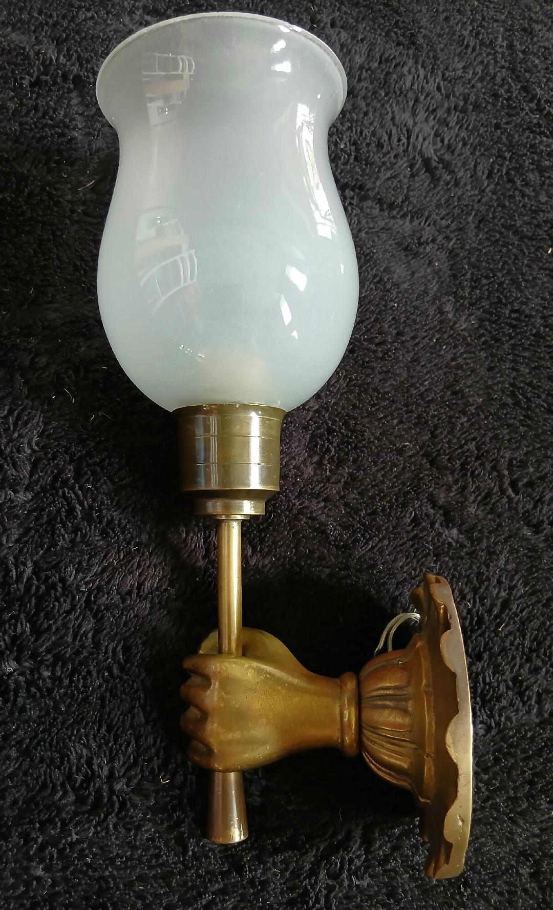 Belle applique main  , torche , bronze doré