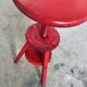 Tabouret d’architecte à vis rouge