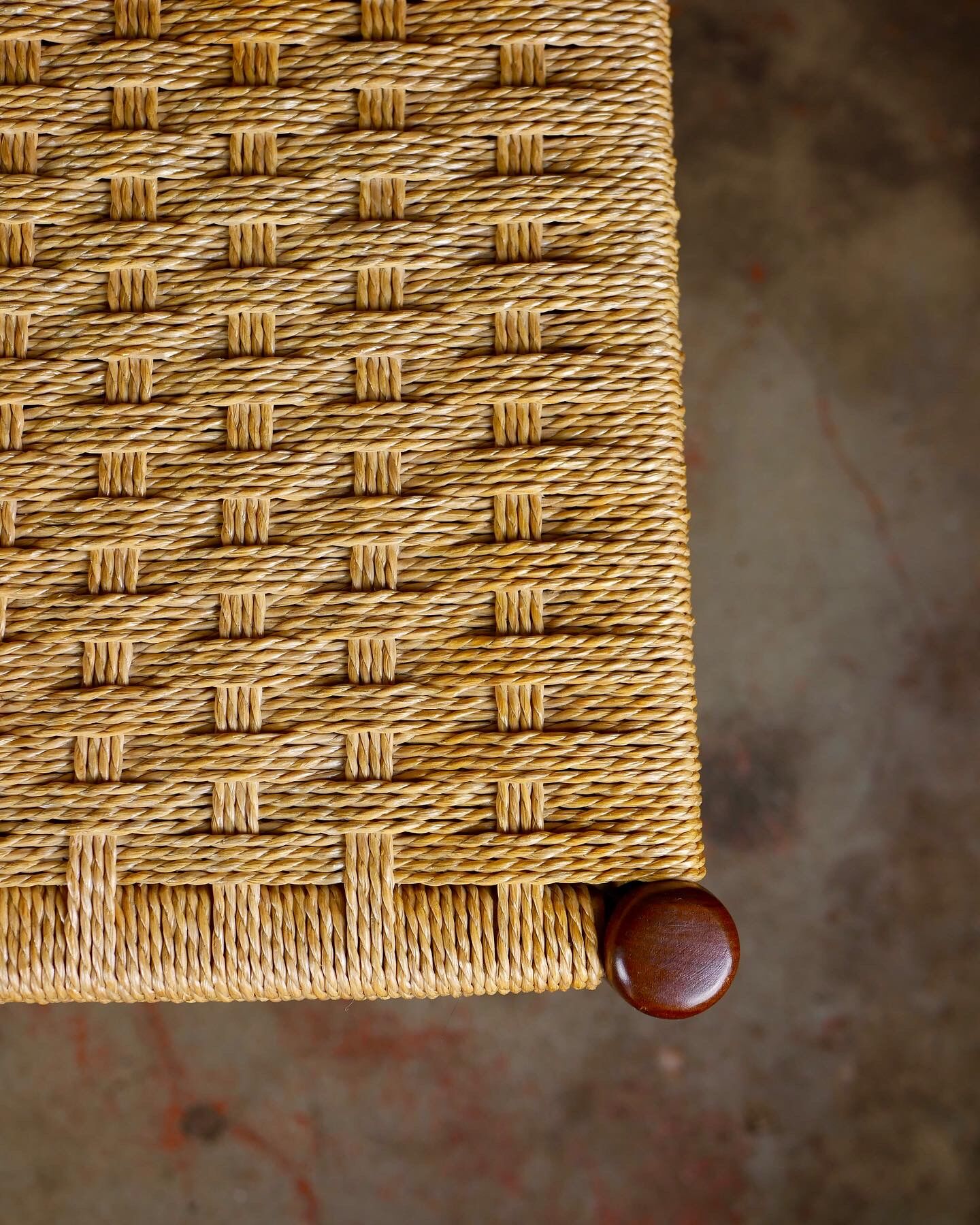 Suite de 6 chaises scandinaves en corde et teck
