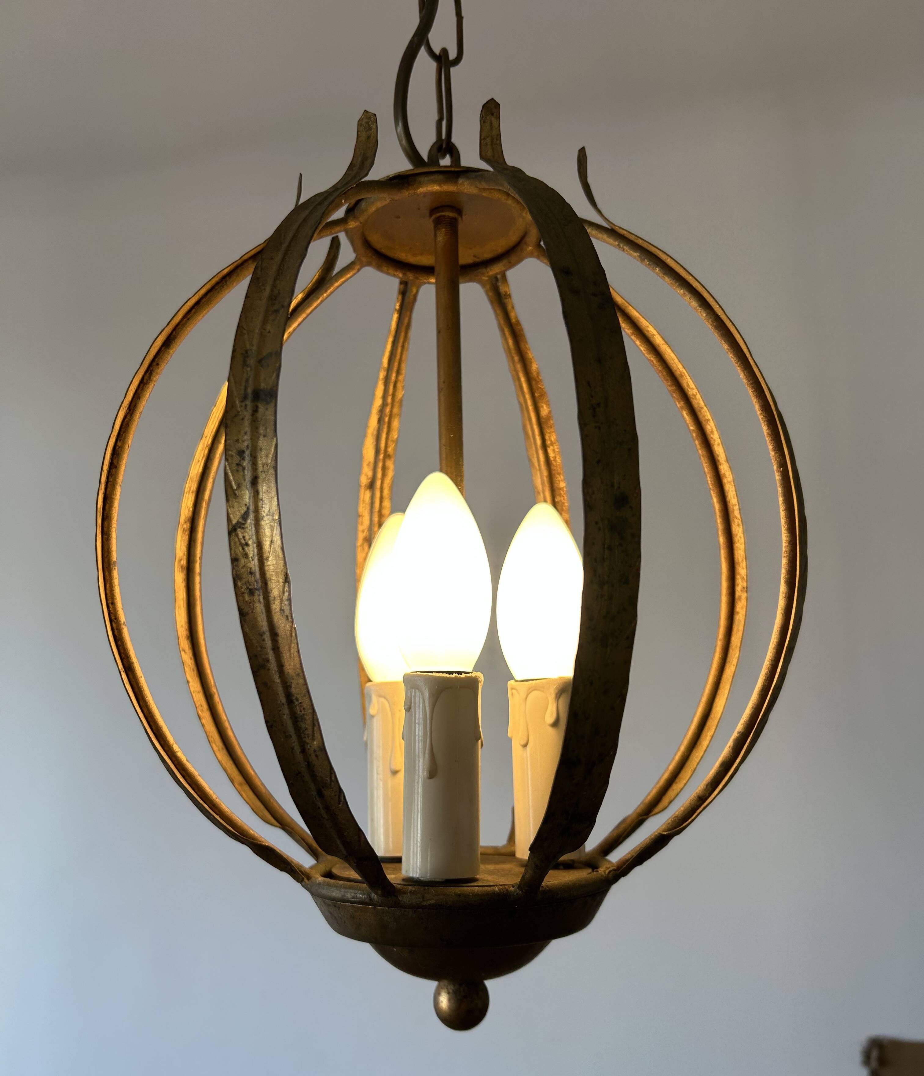 Chandelier, antique gold metal suspension.