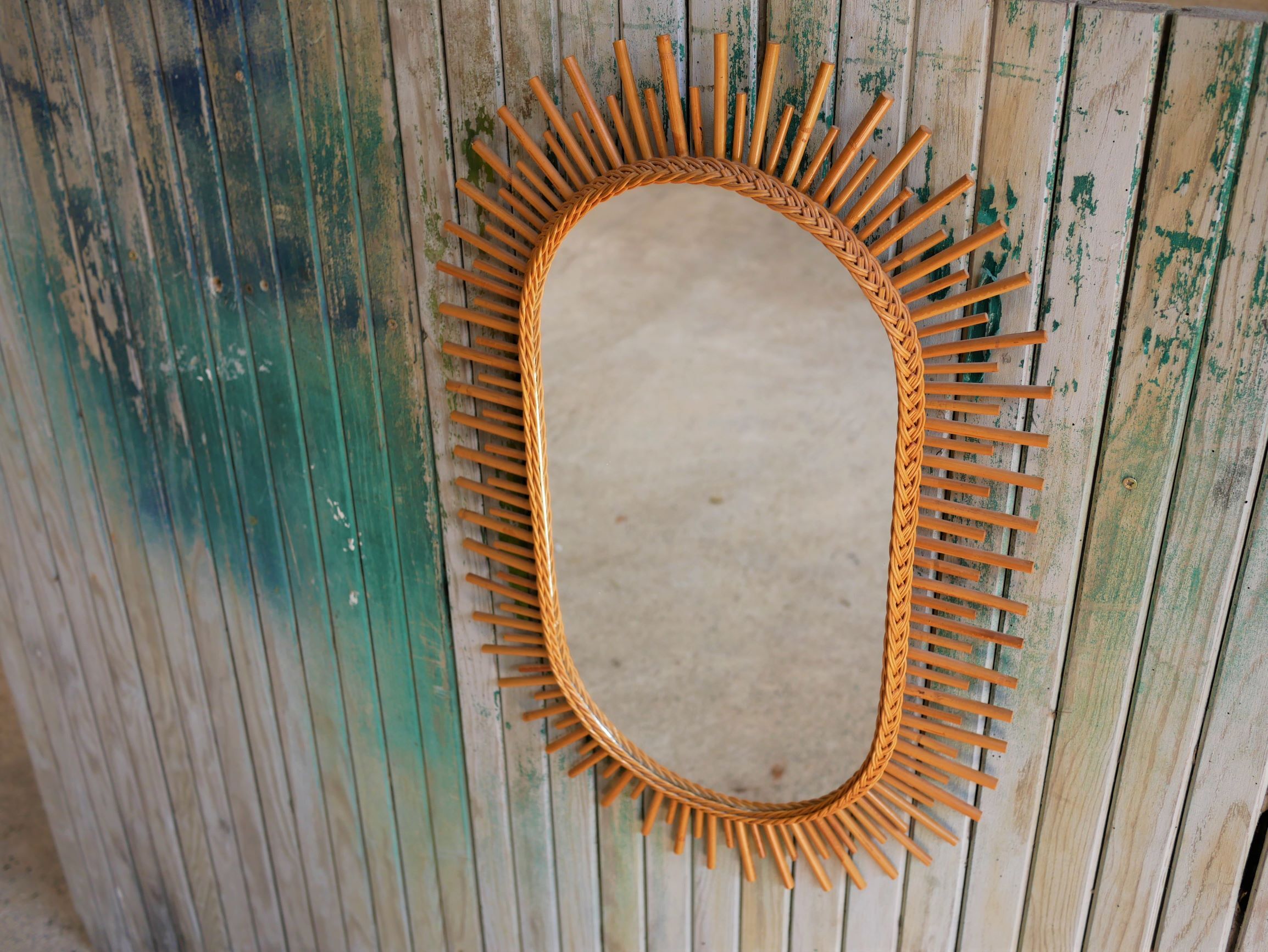 Vintage rattan mirror 42x64cm