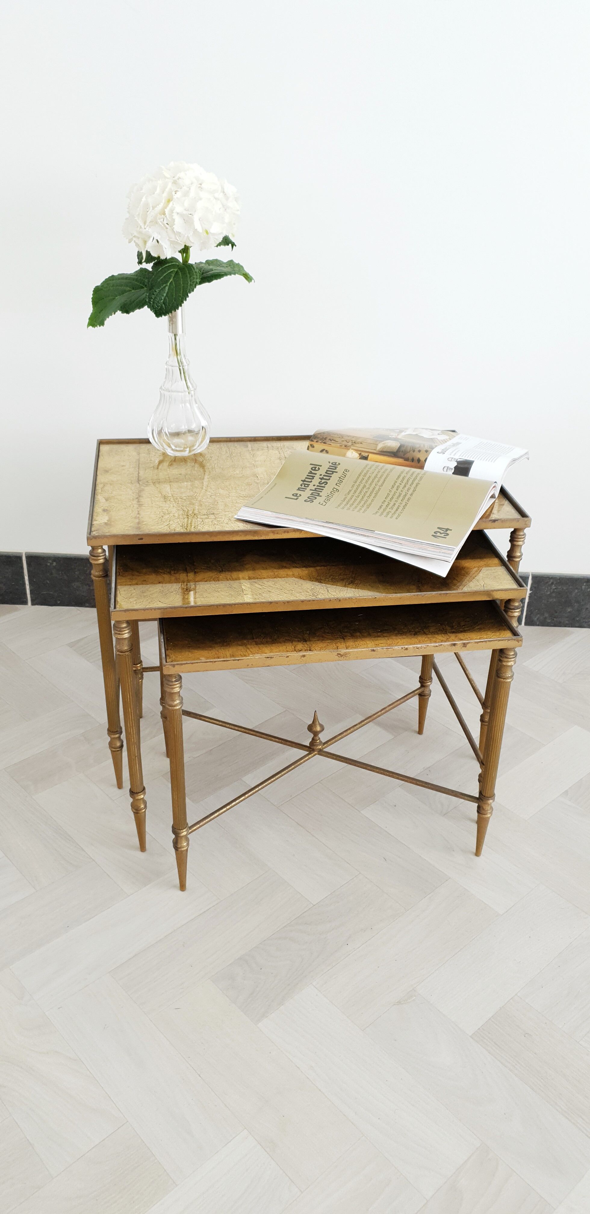 Pull out table  in brass