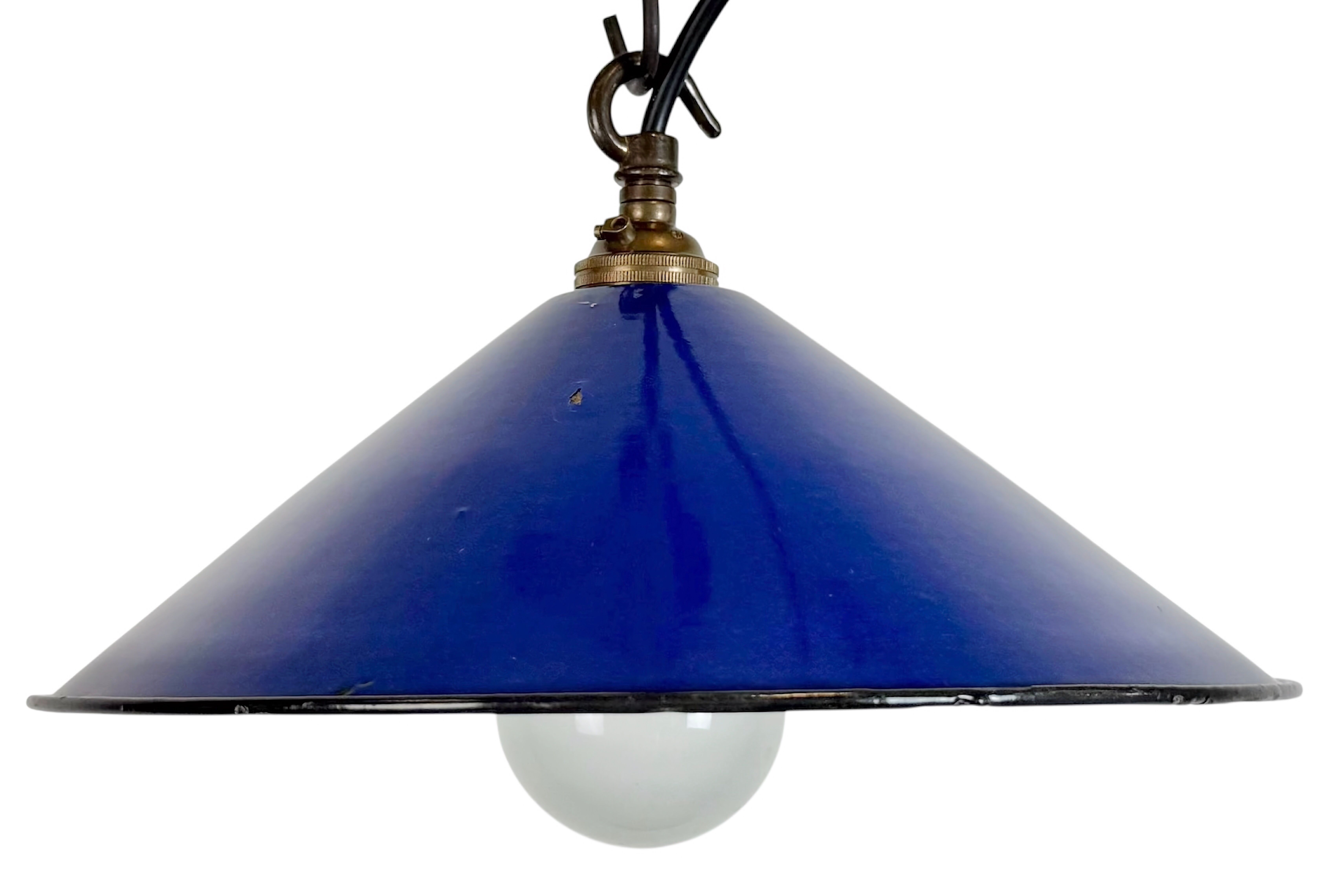 Suspension industrielle en émail bleu cobalt, années 1950