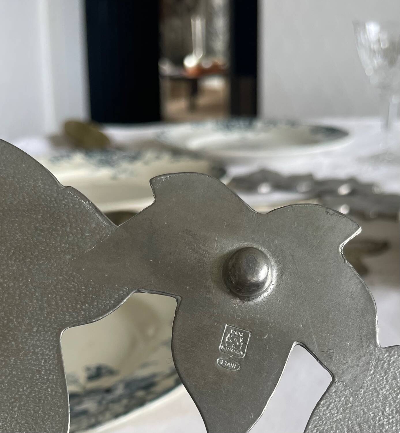 Dessous de plat en étain