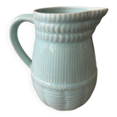 Pichet en barbotine de couleur bleu turquoise st clement modele osier