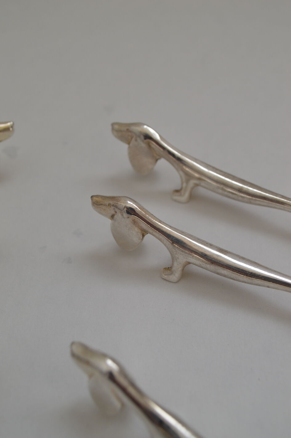 6 silver plated basset knife holders