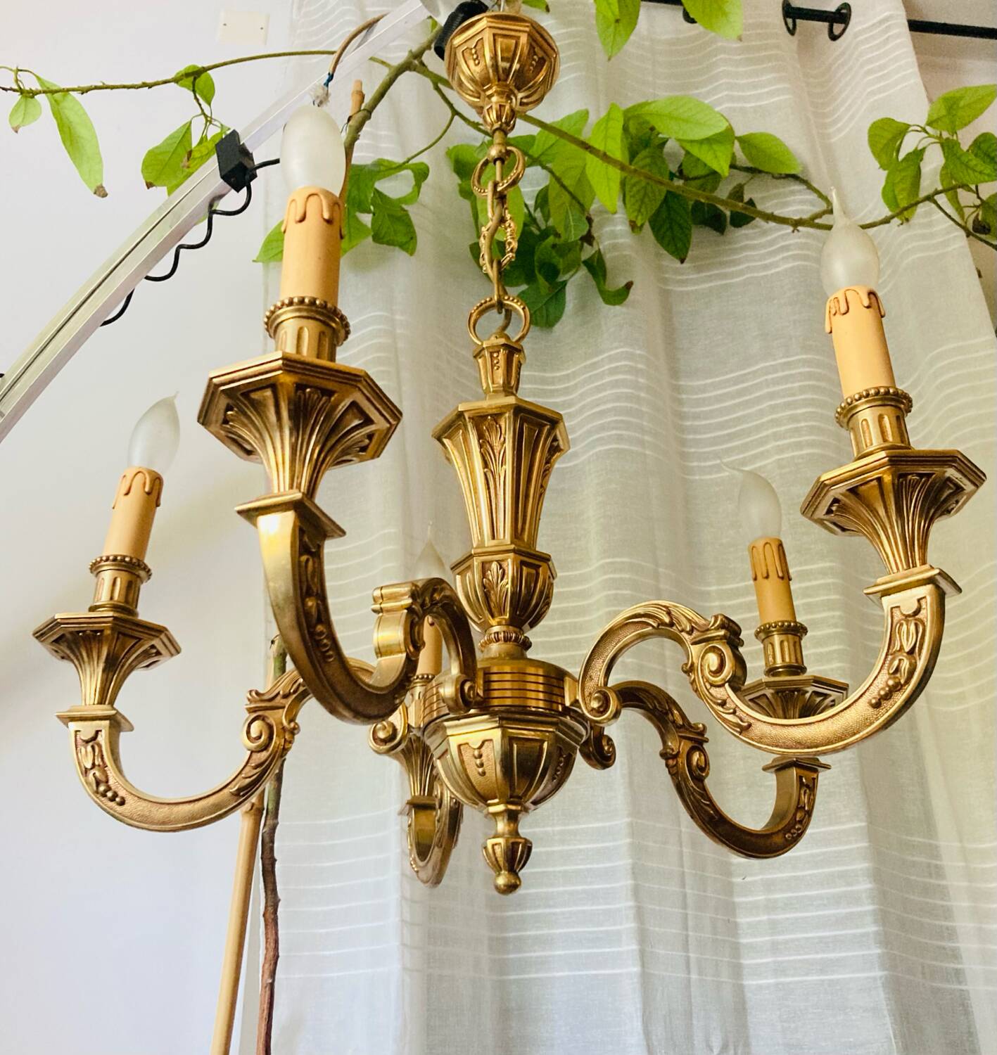 Louis XVI chandelier, 20th century, in solid gilded bronze