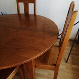 Table en chêne et chaises
