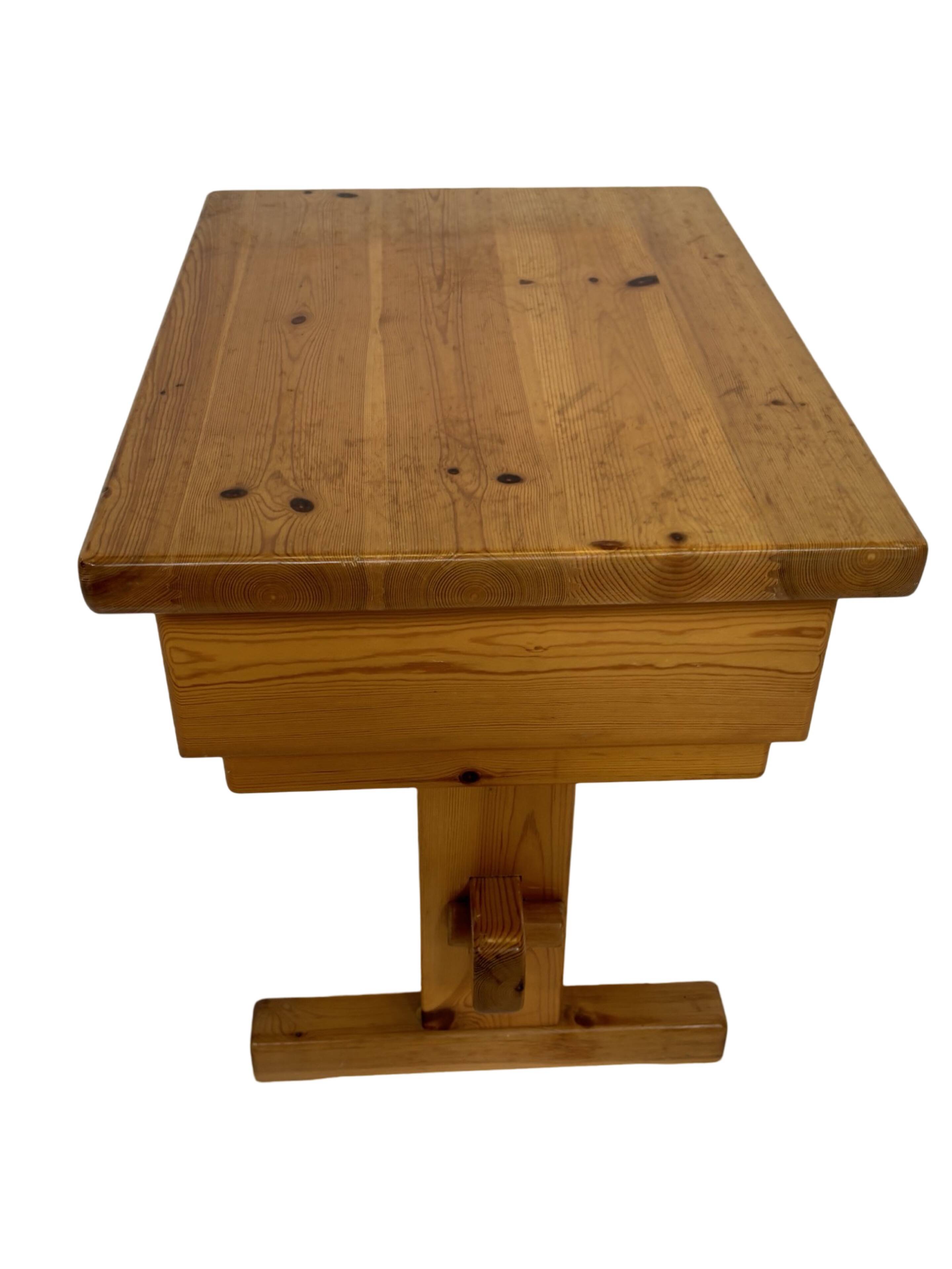 Vintage bedside table side table pinewood 70's design