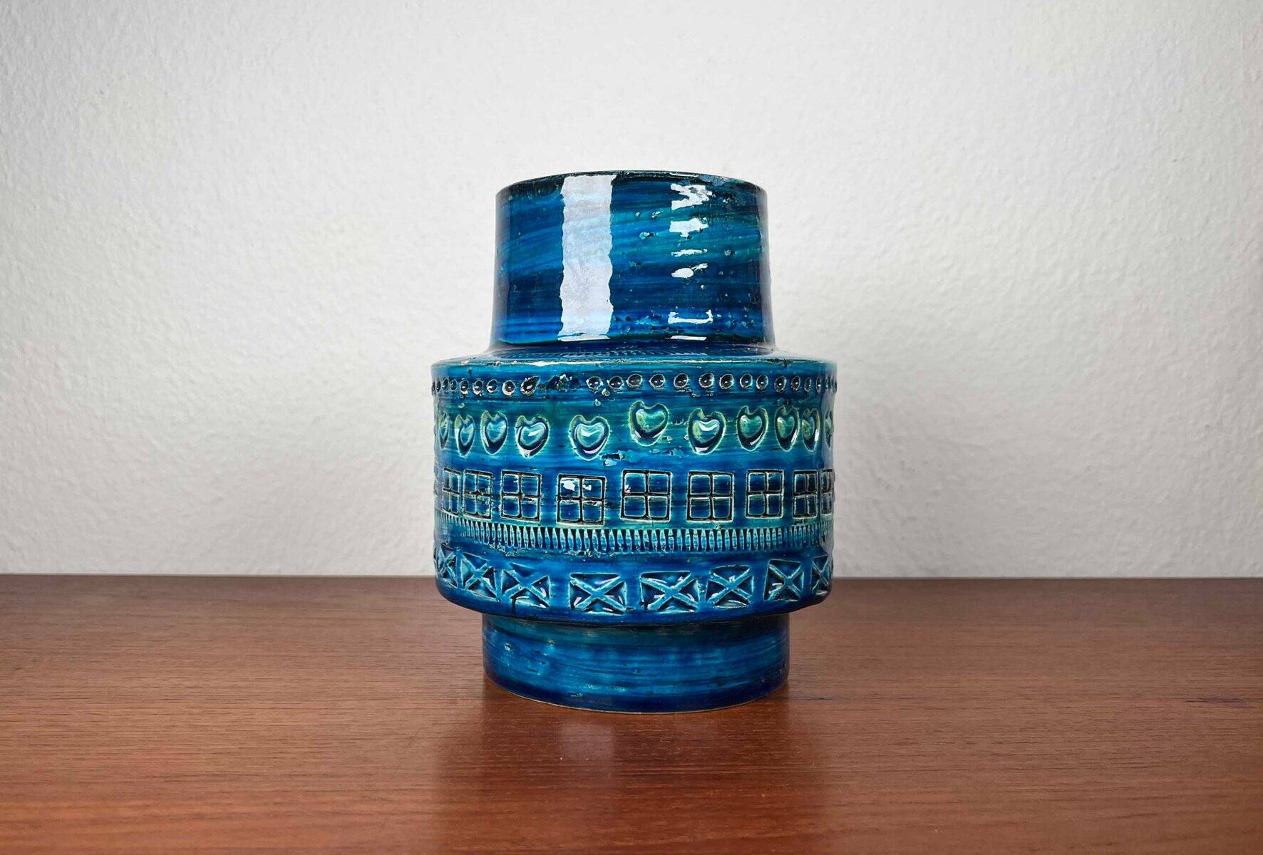 Mid-century Italian pottery vase from the Rimini Blu studio by Aldo Londi for Bitossi, 1960s.