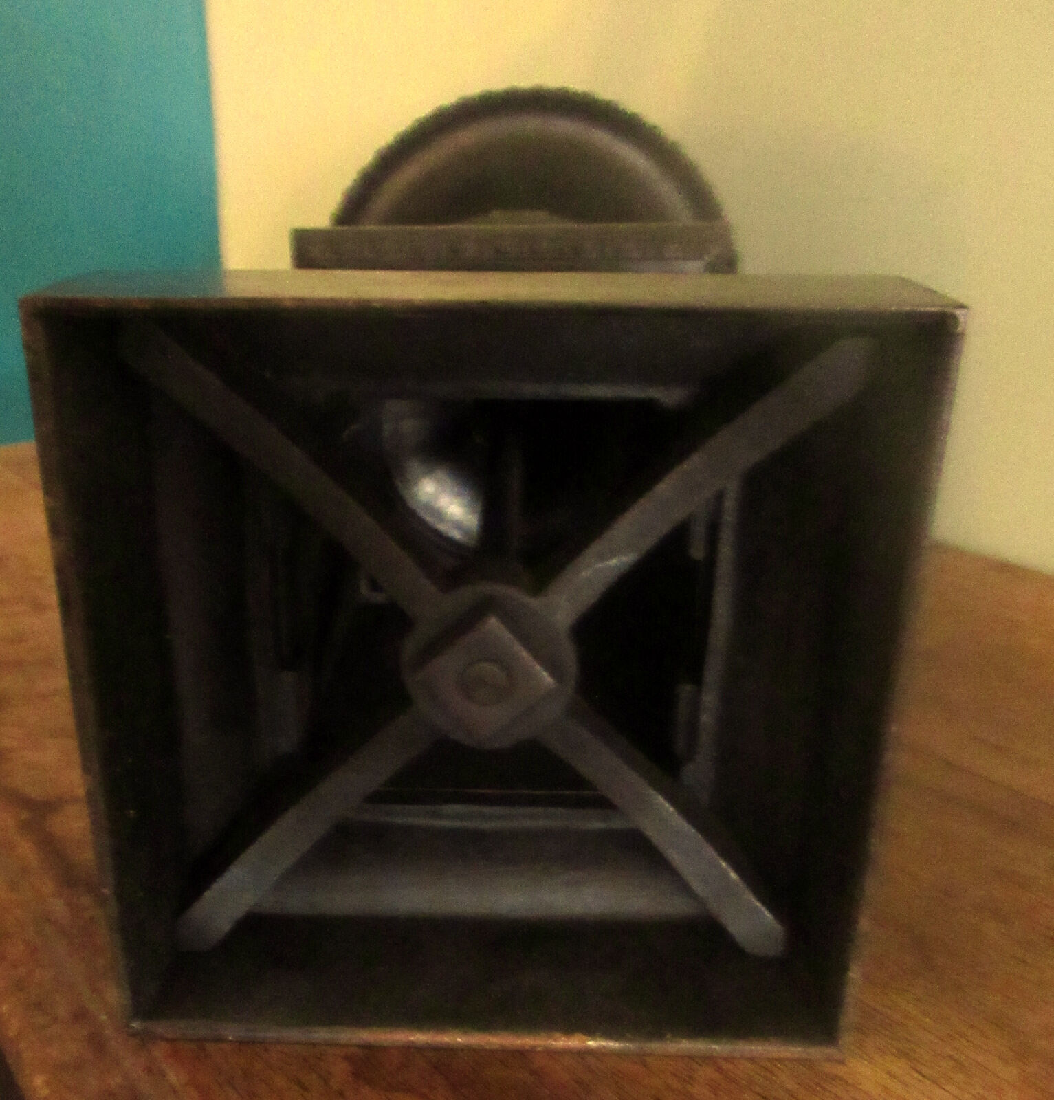 Pair of Medici vases, cast iron, on base