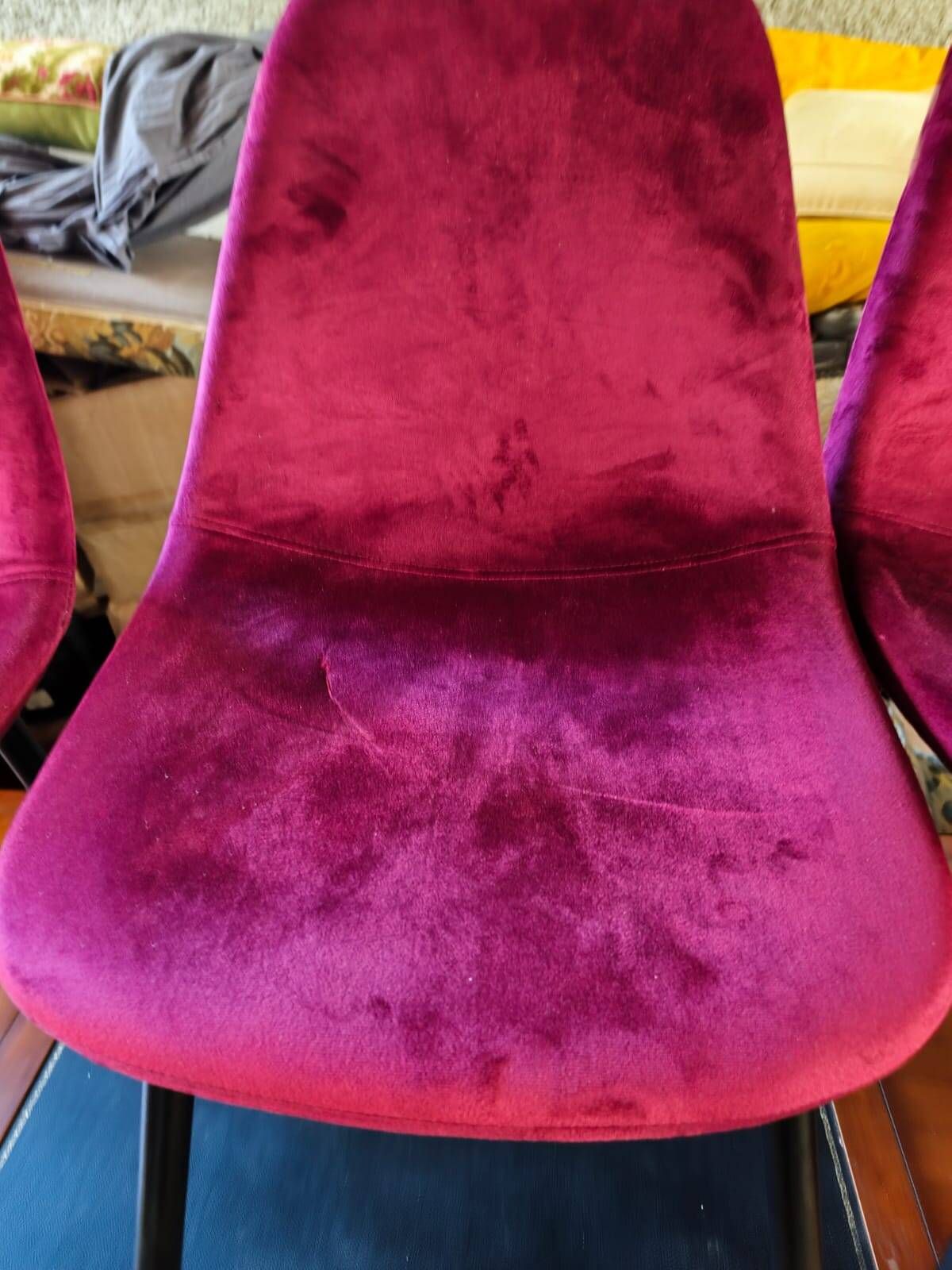 Set of 4 Contemporary Design Chairs in Burgundy/Dark Red Velvet