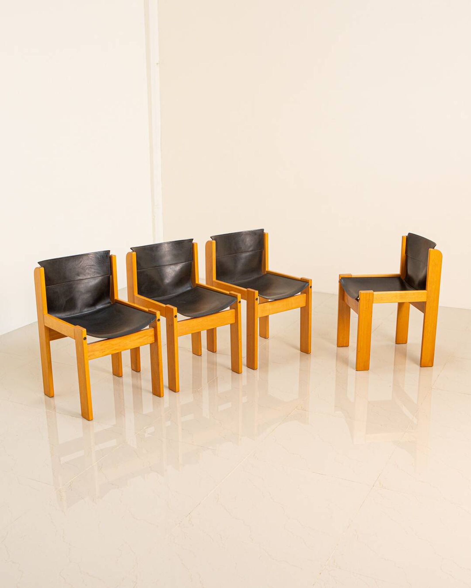Set of 4 Italian chairs in wood and leather by Ibisco 70's