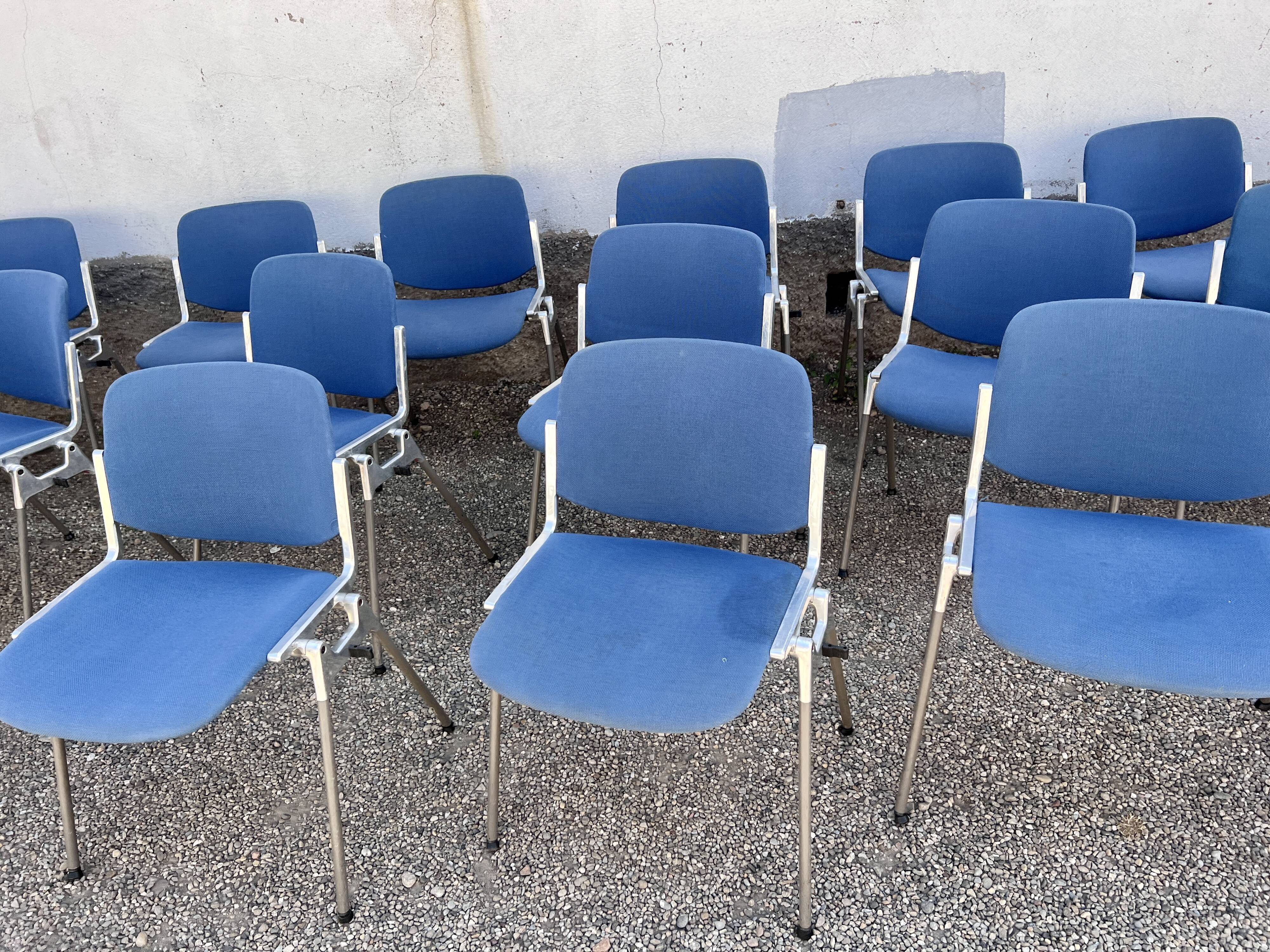 Série de 40 chaises de G. Piretti pour Castelli Anonima Castelli, Italie, années 1970