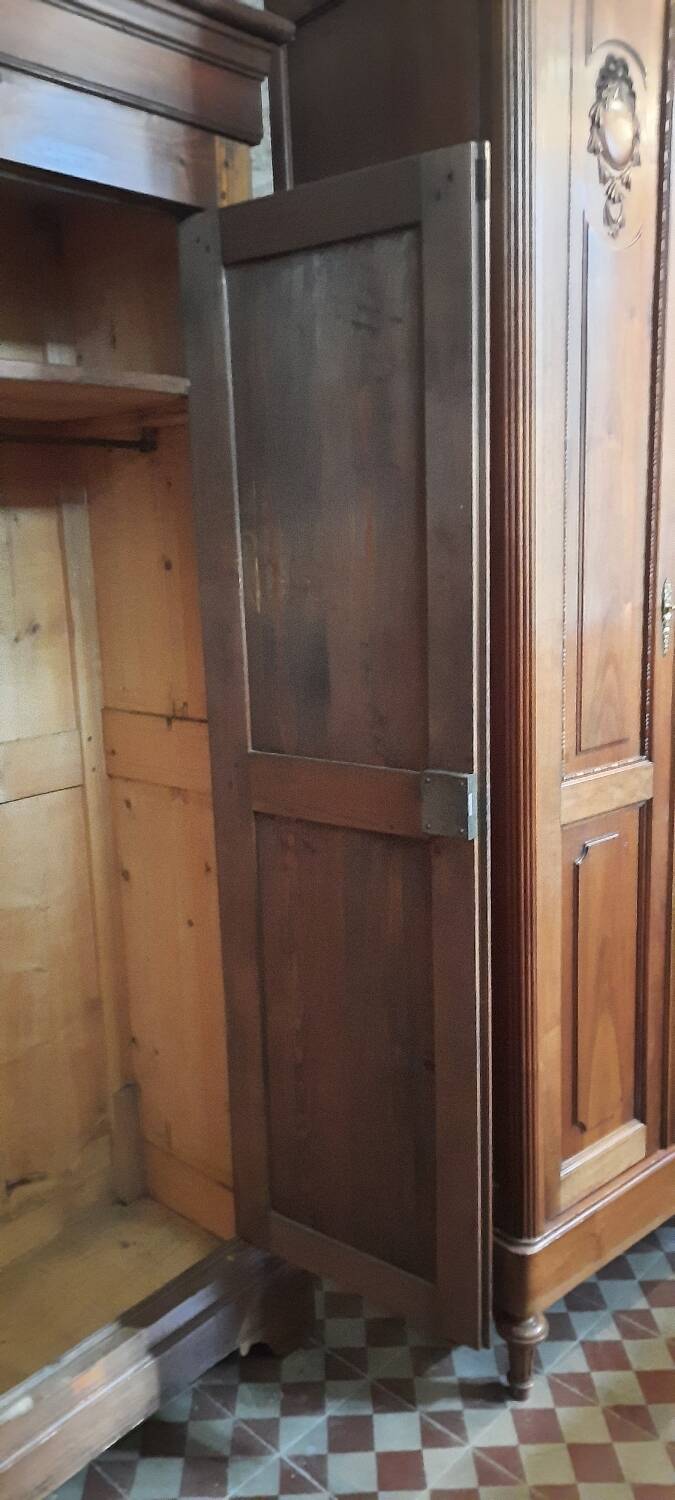 Armoire parisienne