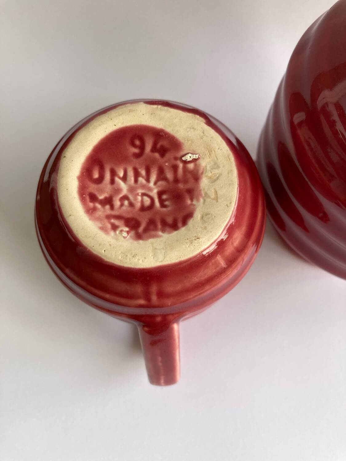 2 petits pots à lait et à crème Onnaing art déco rouge