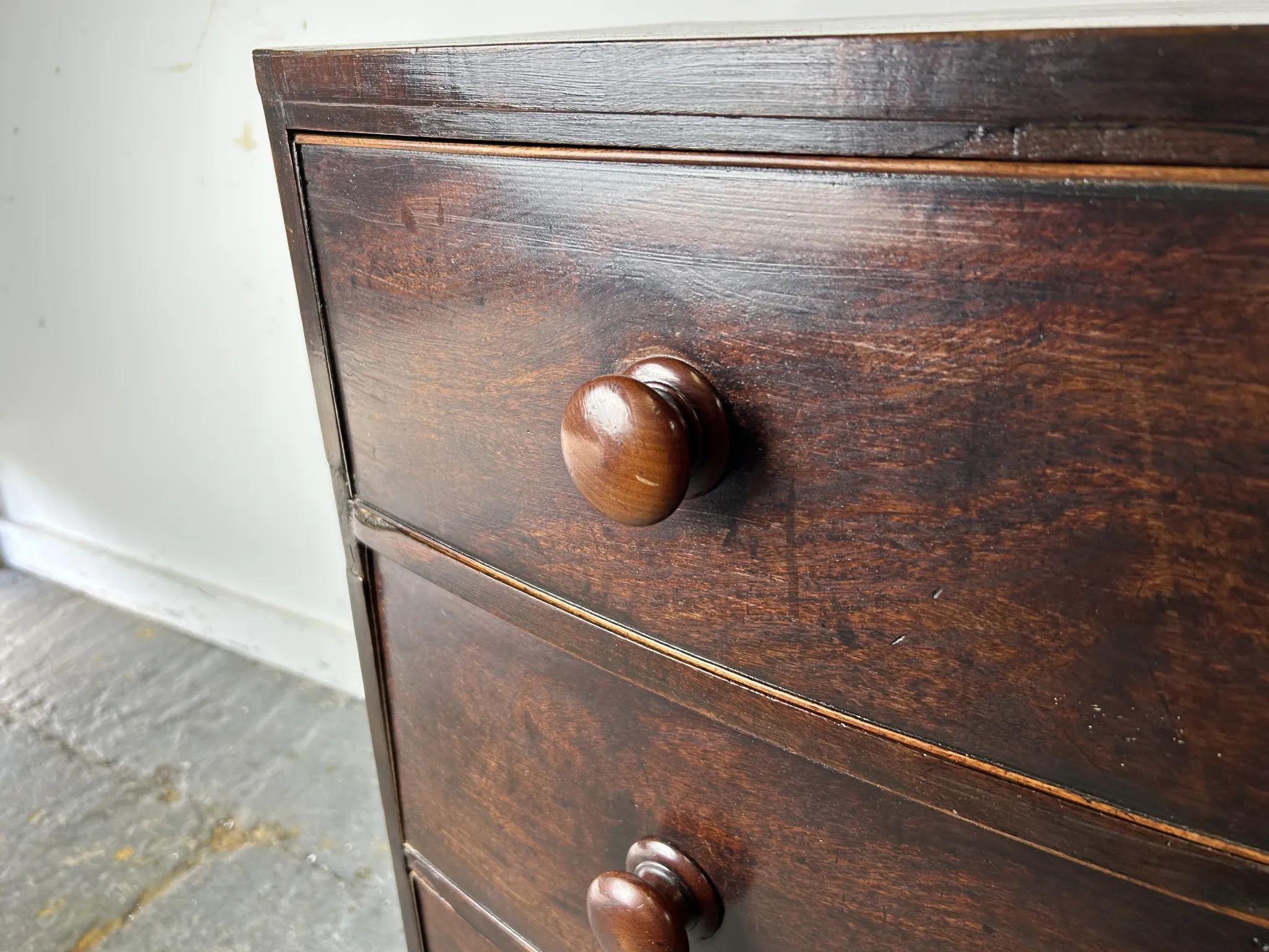 Antique Mahogany Bow Front Chest of 3 Drawers Georgian c1800-1830 Splay Fee