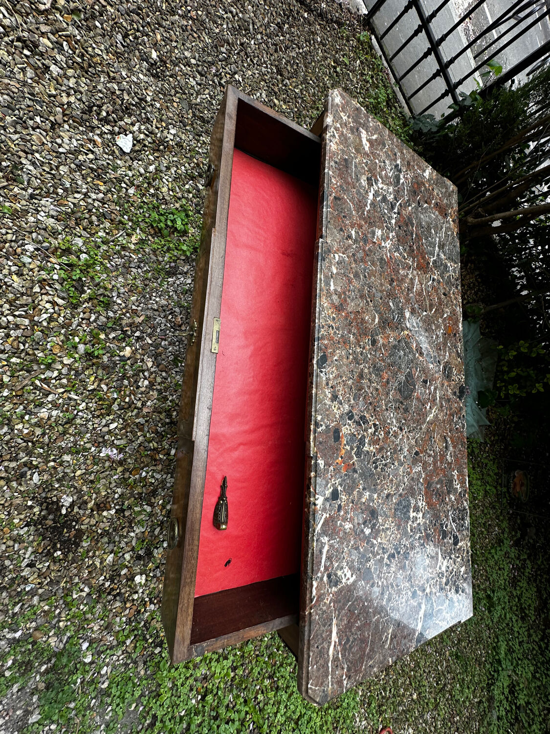 Transitional Louis XV - Louis XVI commode from the 19th century.