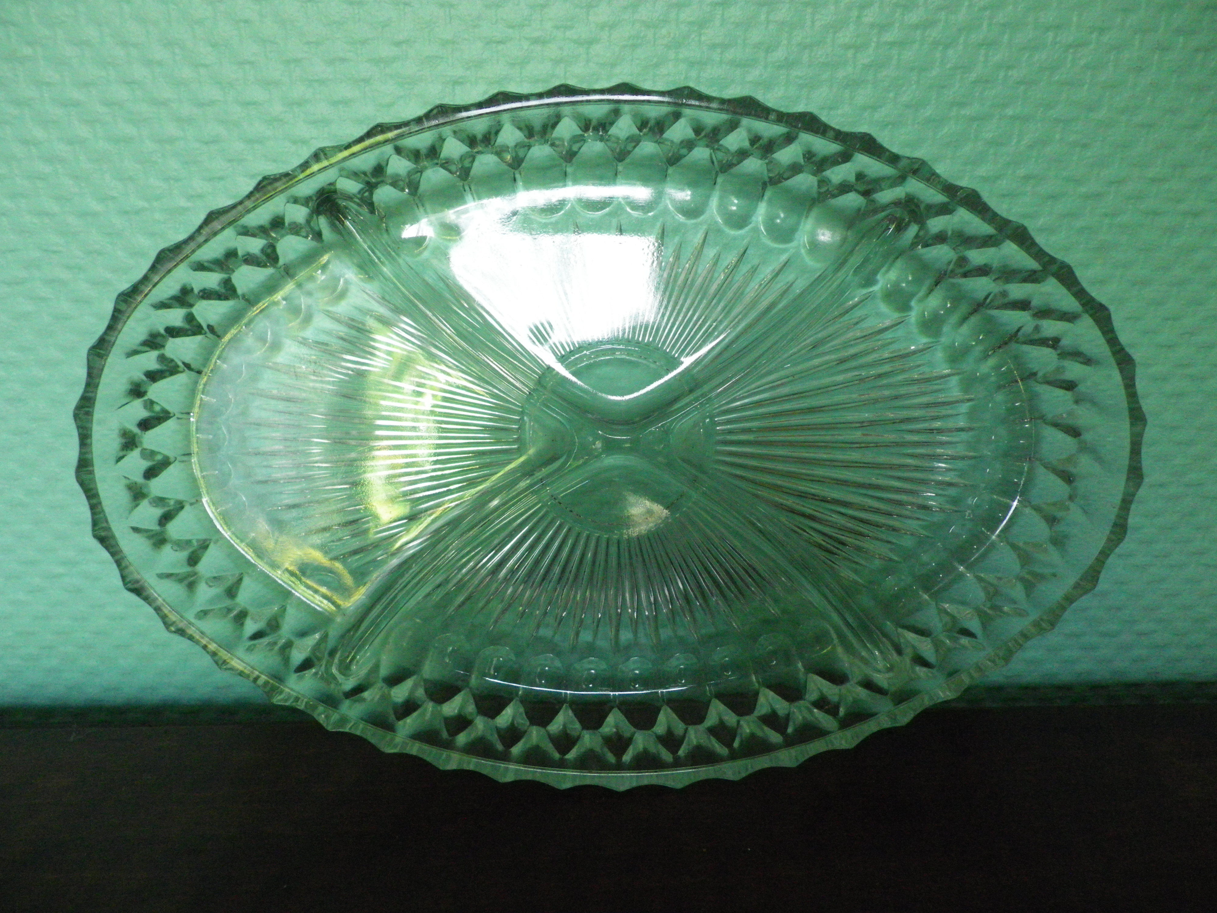 Vintage serving dish with aperitif, appetizers with its 2 serving accessories, original box