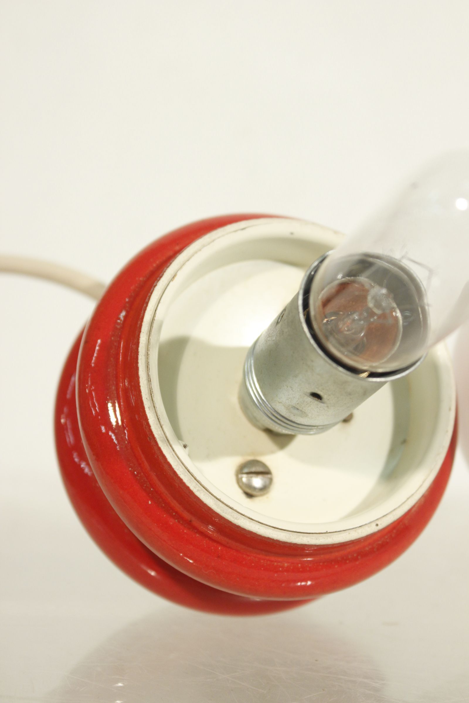Vintage lamp in red & opaline ceramic, Germany 1960s